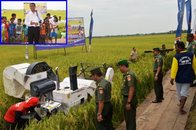 Danrem Makutarama Dampingi Mentan Panen Raya Padi